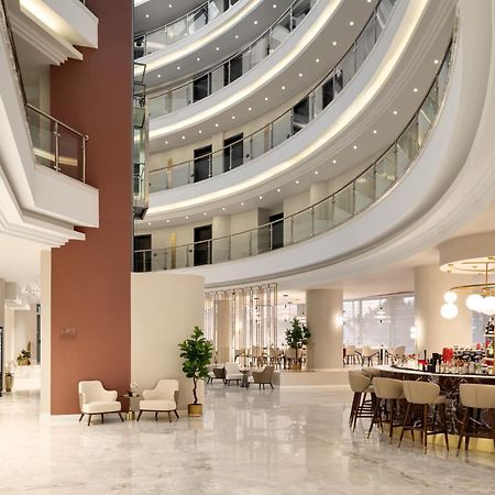 Ramada By Wyndham Bucharest Otopeni Airport المظهر الخارجي الصورة