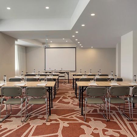 Ramada By Wyndham Bucharest Otopeni Airport المظهر الخارجي الصورة