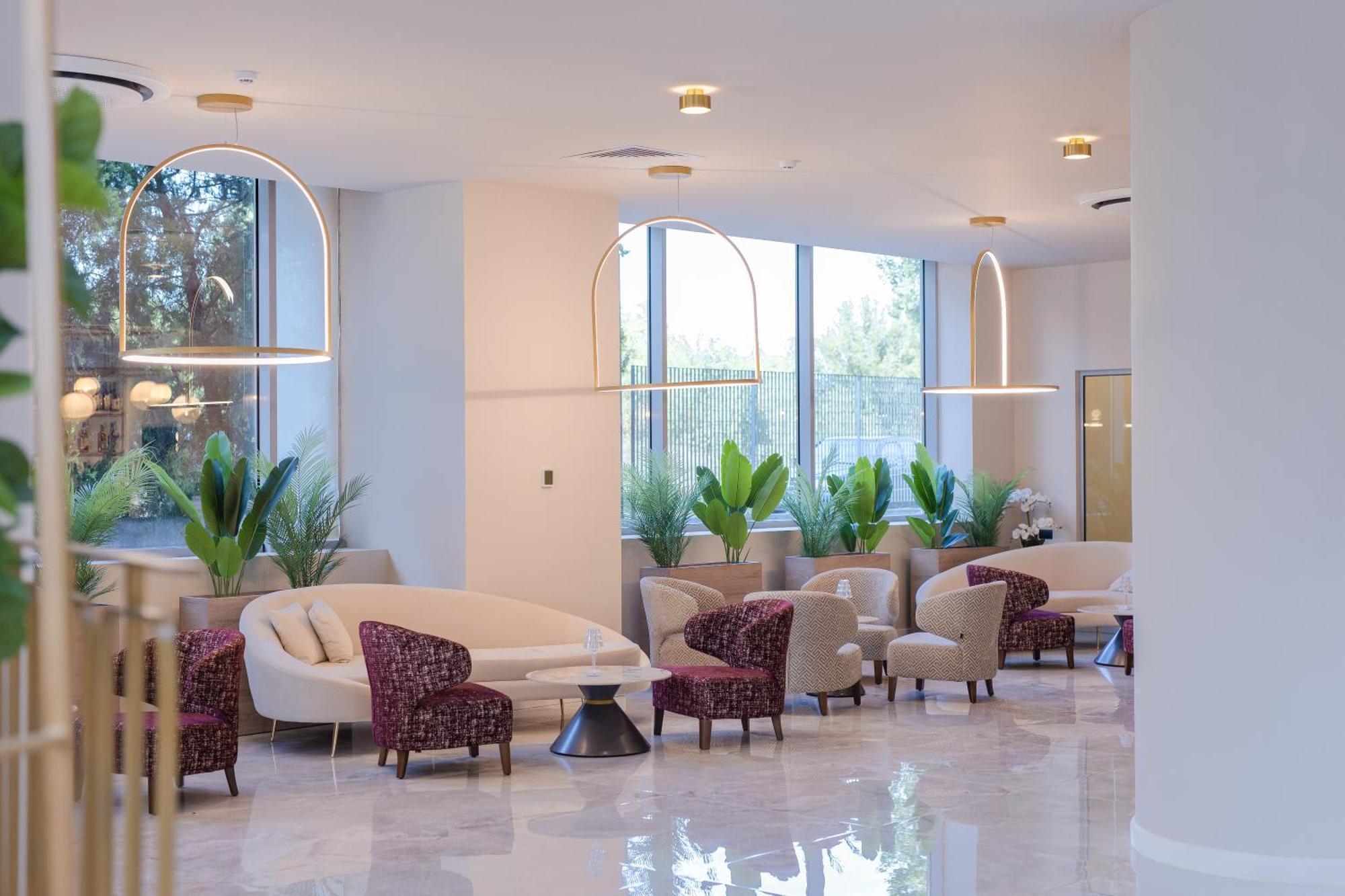 Ramada By Wyndham Bucharest Otopeni Airport المظهر الخارجي الصورة