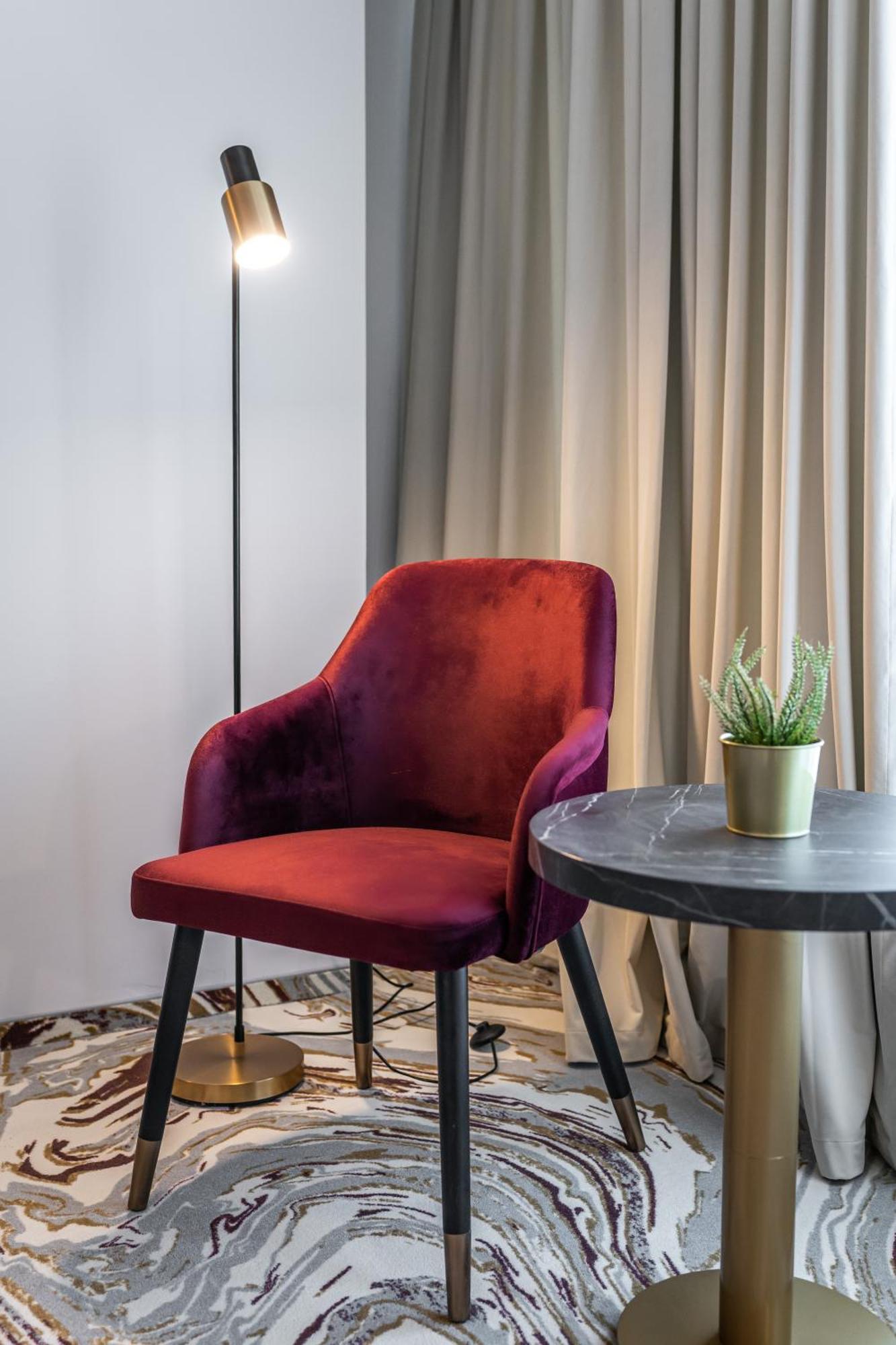 Ramada By Wyndham Bucharest Otopeni Airport المظهر الخارجي الصورة