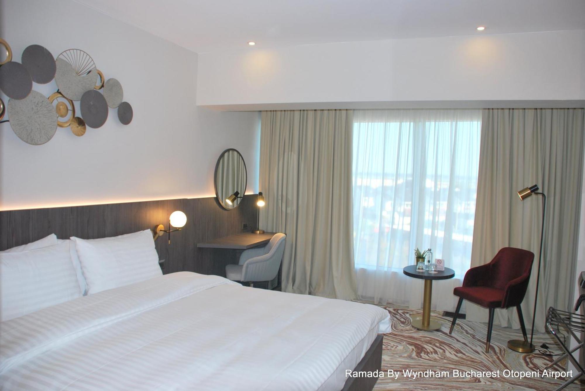 Ramada By Wyndham Bucharest Otopeni Airport المظهر الخارجي الصورة