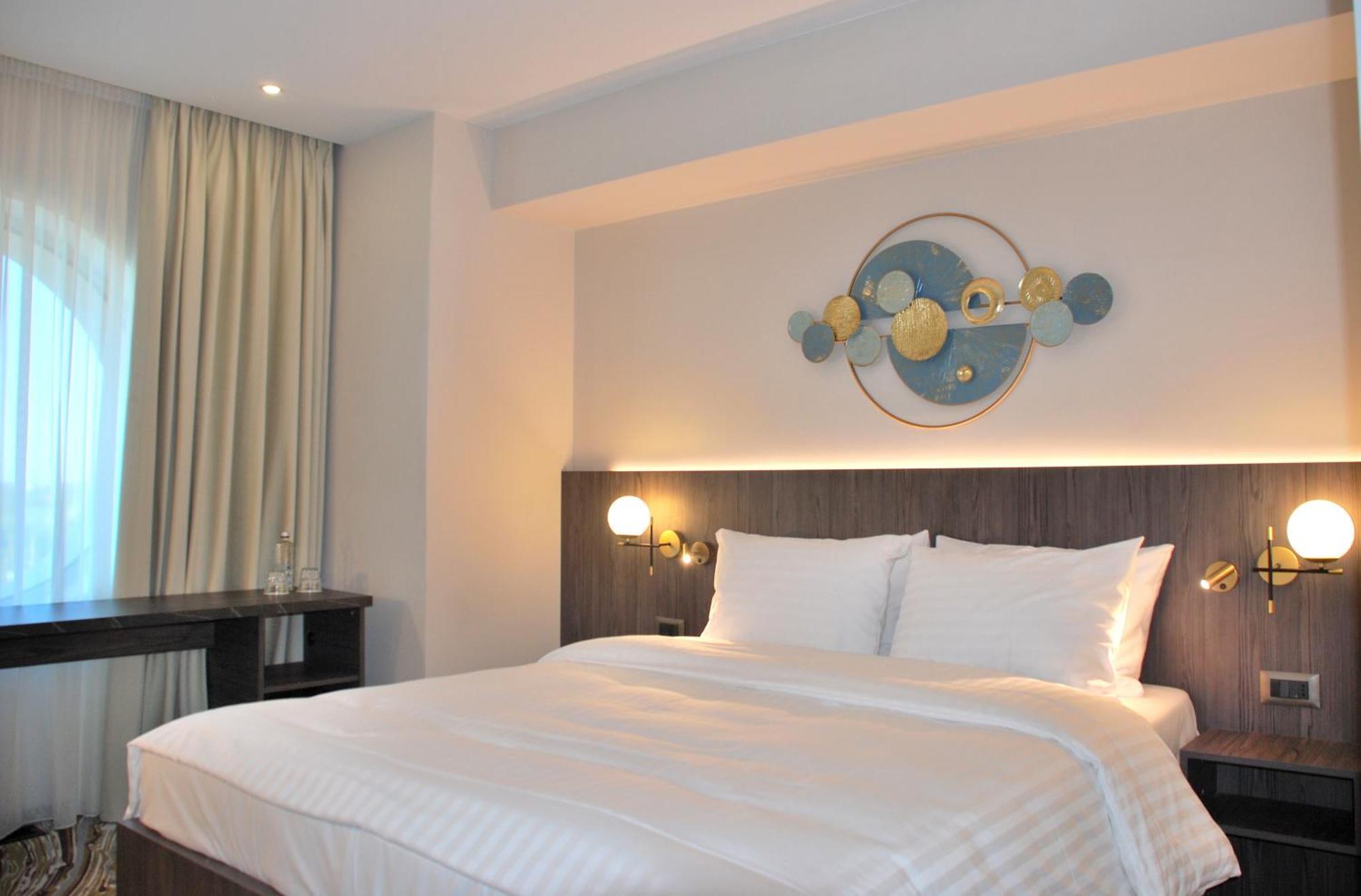 Ramada By Wyndham Bucharest Otopeni Airport المظهر الخارجي الصورة