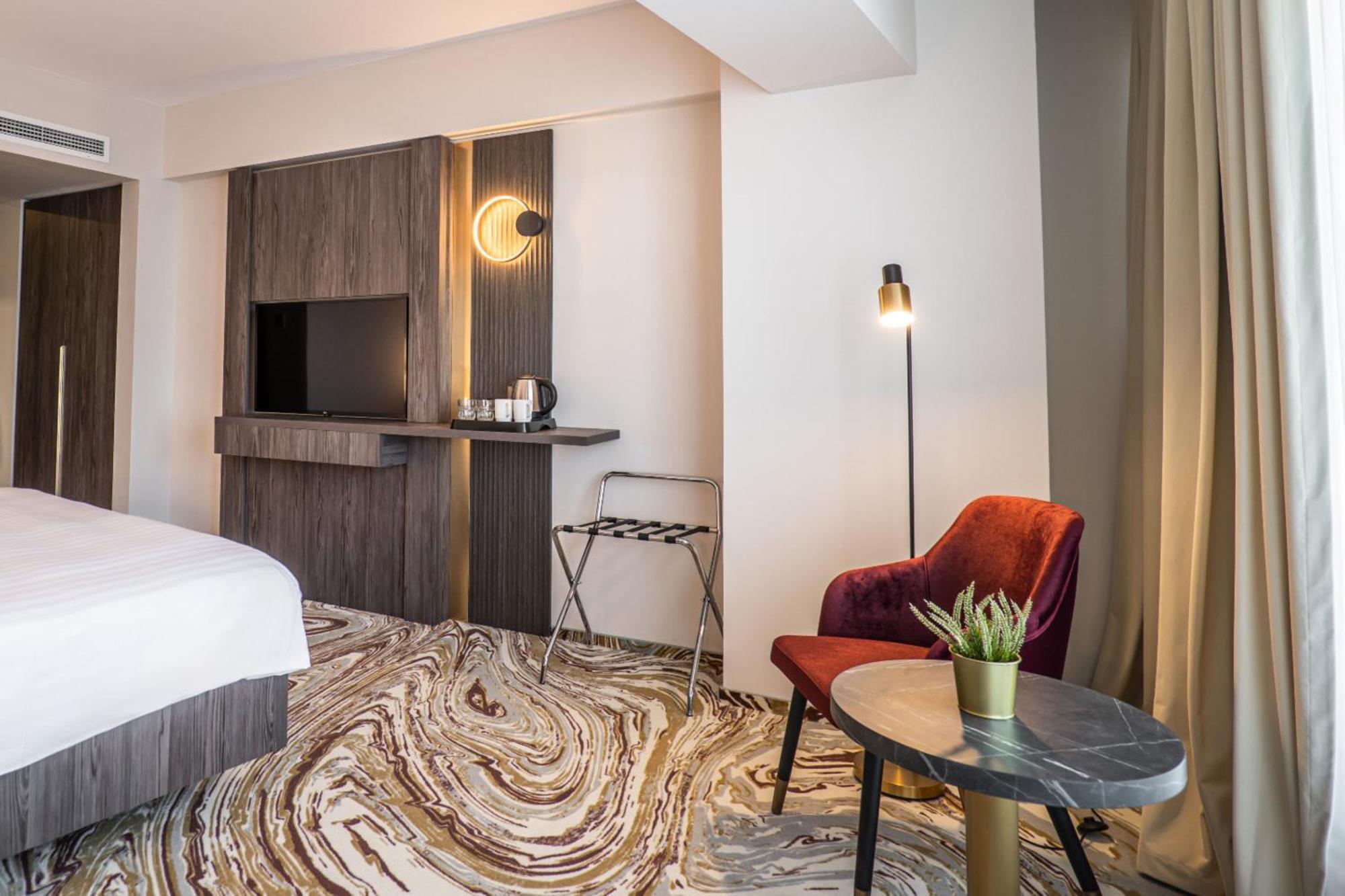 Ramada By Wyndham Bucharest Otopeni Airport المظهر الخارجي الصورة