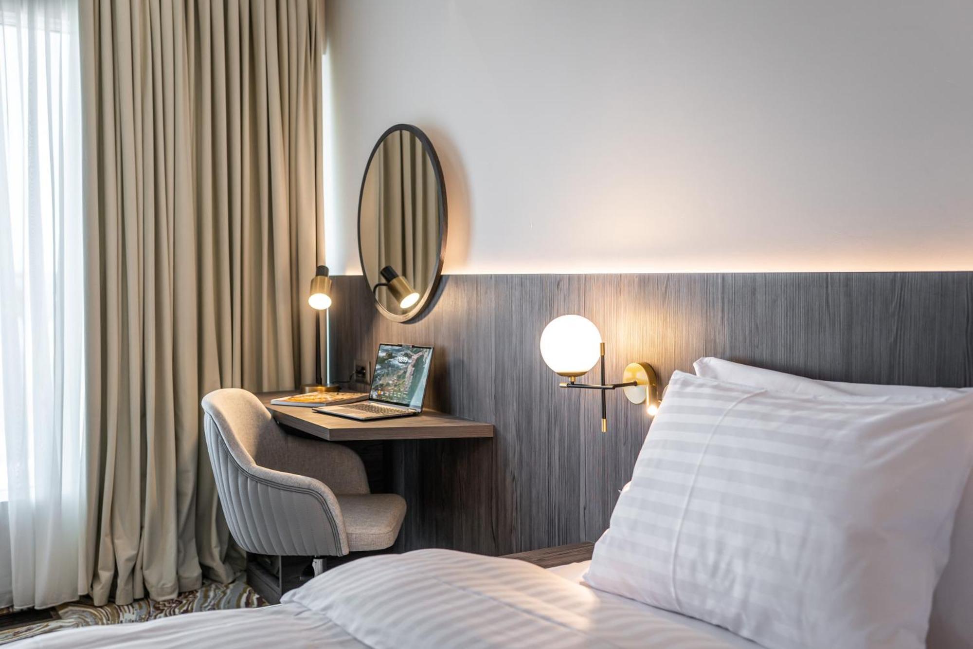 Ramada By Wyndham Bucharest Otopeni Airport المظهر الخارجي الصورة