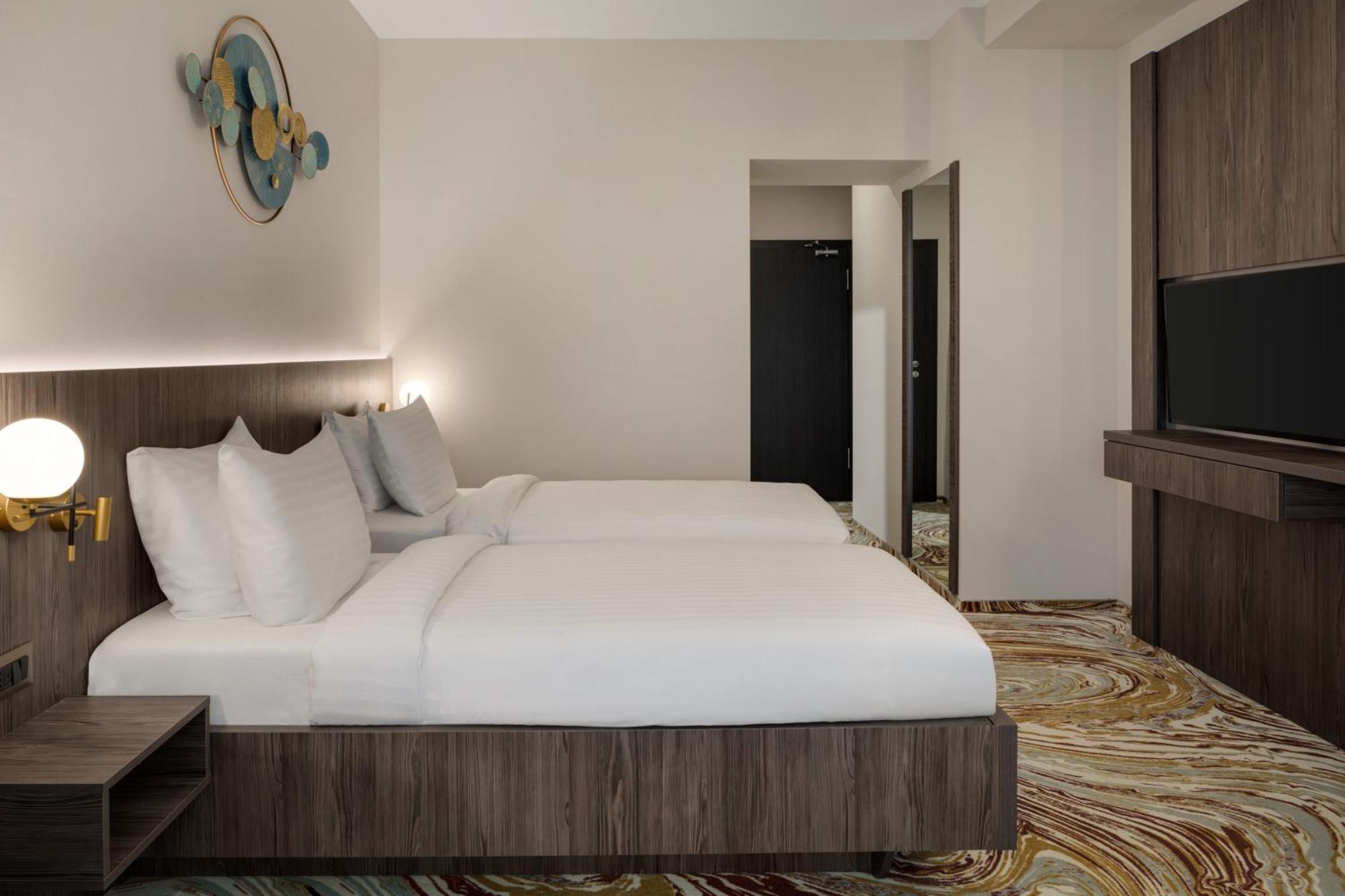 Ramada By Wyndham Bucharest Otopeni Airport المظهر الخارجي الصورة