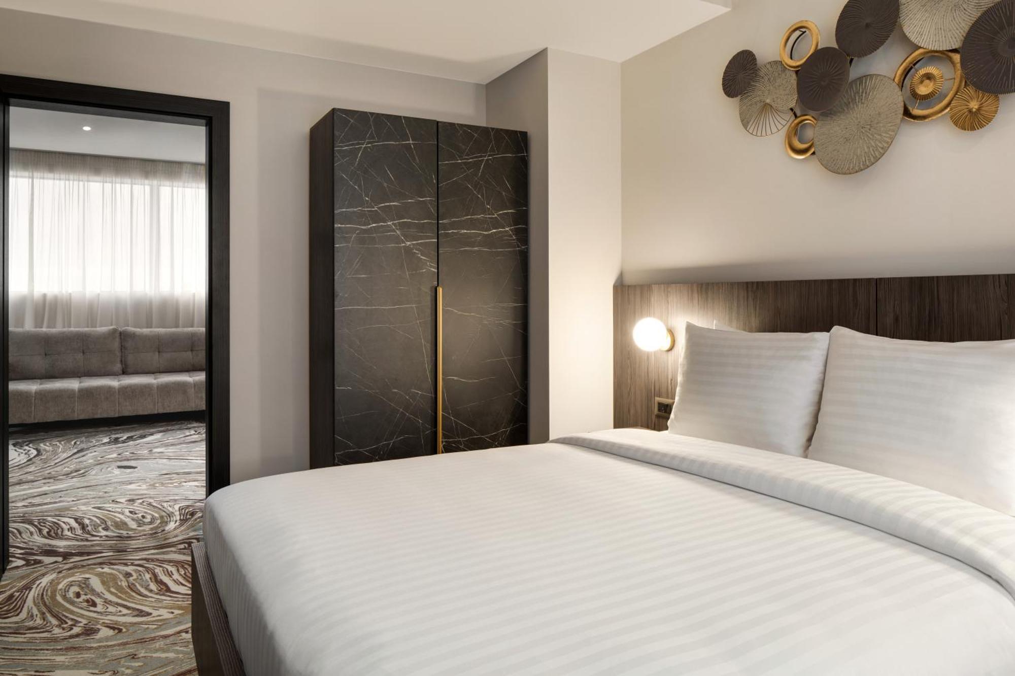 Ramada By Wyndham Bucharest Otopeni Airport المظهر الخارجي الصورة