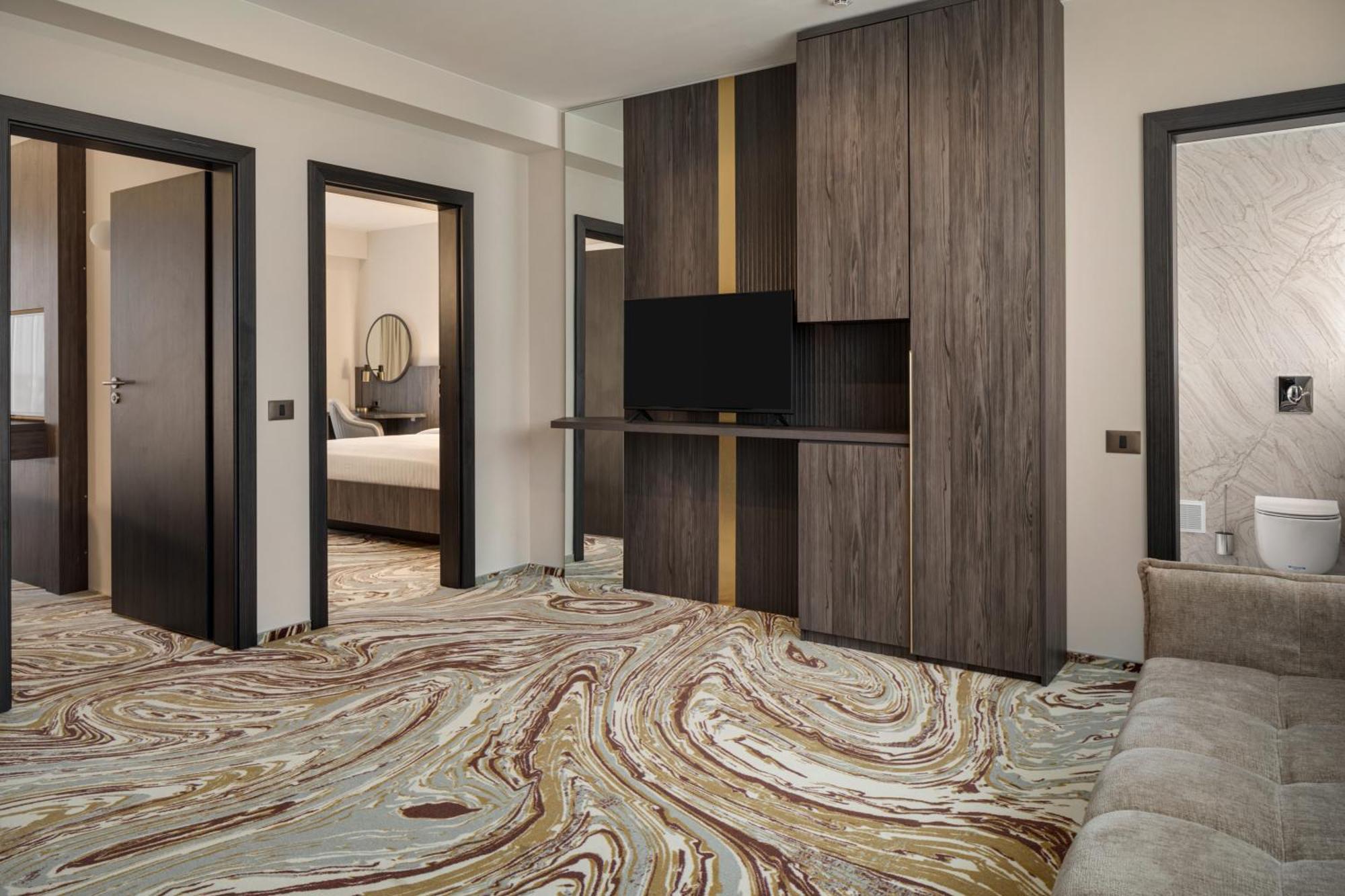 Ramada By Wyndham Bucharest Otopeni Airport المظهر الخارجي الصورة