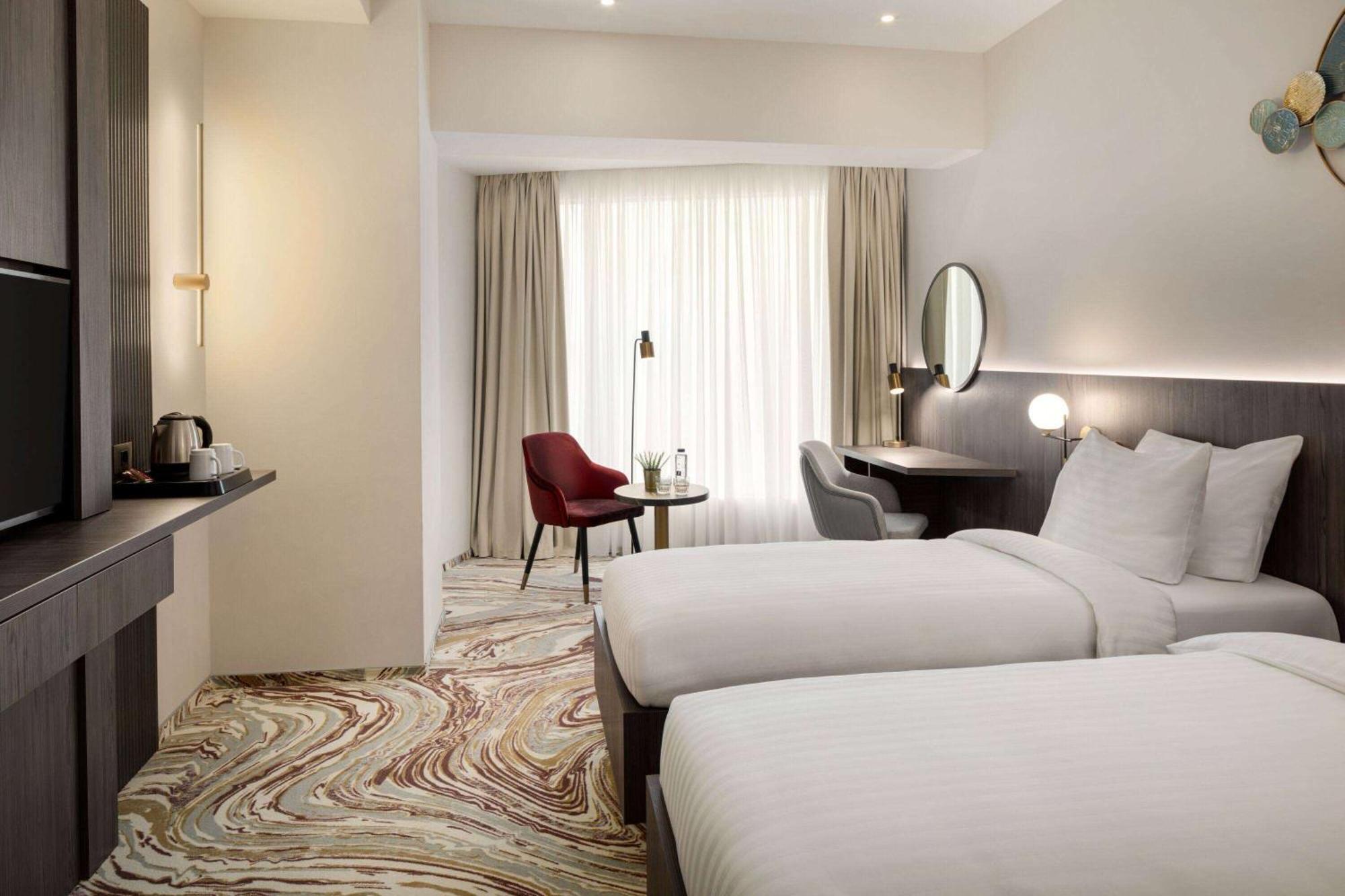 Ramada By Wyndham Bucharest Otopeni Airport المظهر الخارجي الصورة